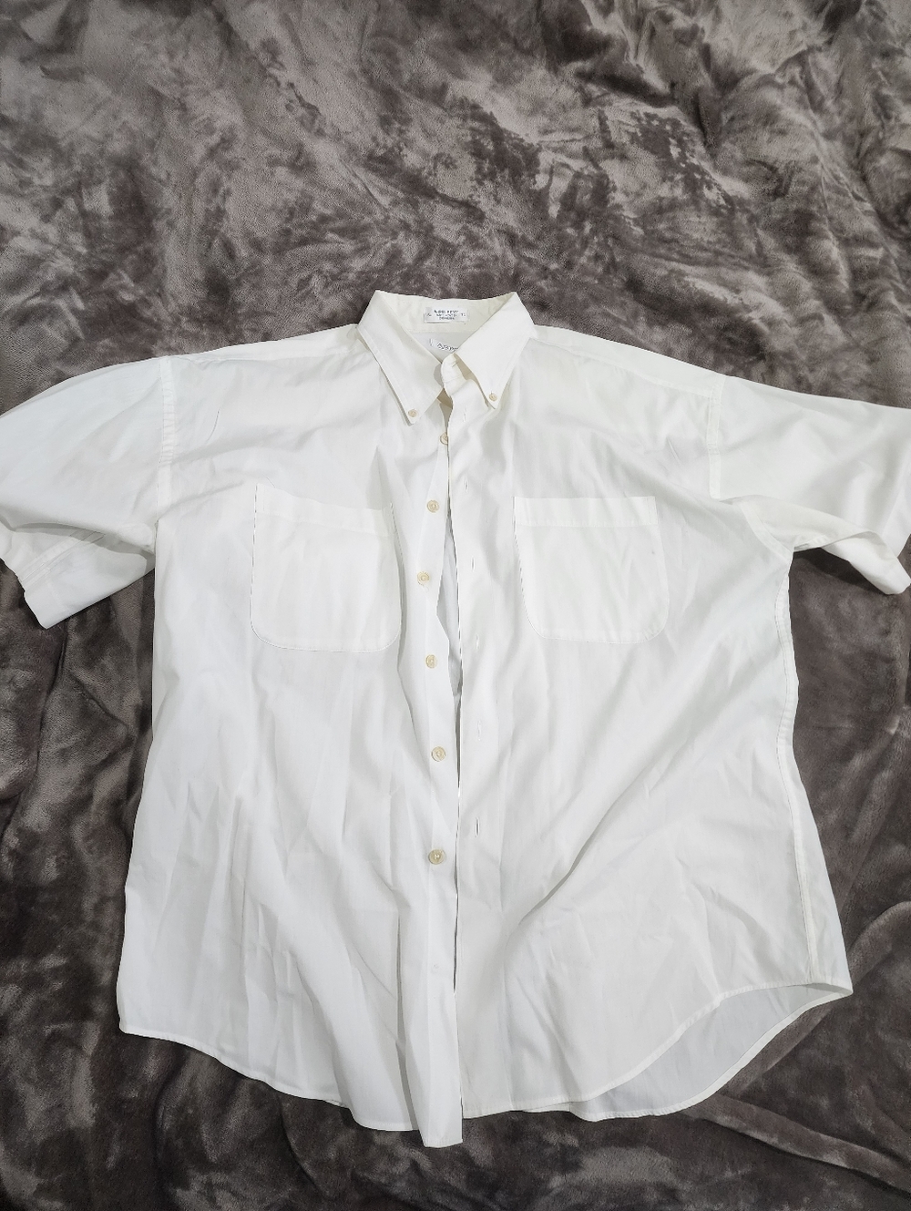 Vintage Arrow White Short Sleeve Button-Down Shirt